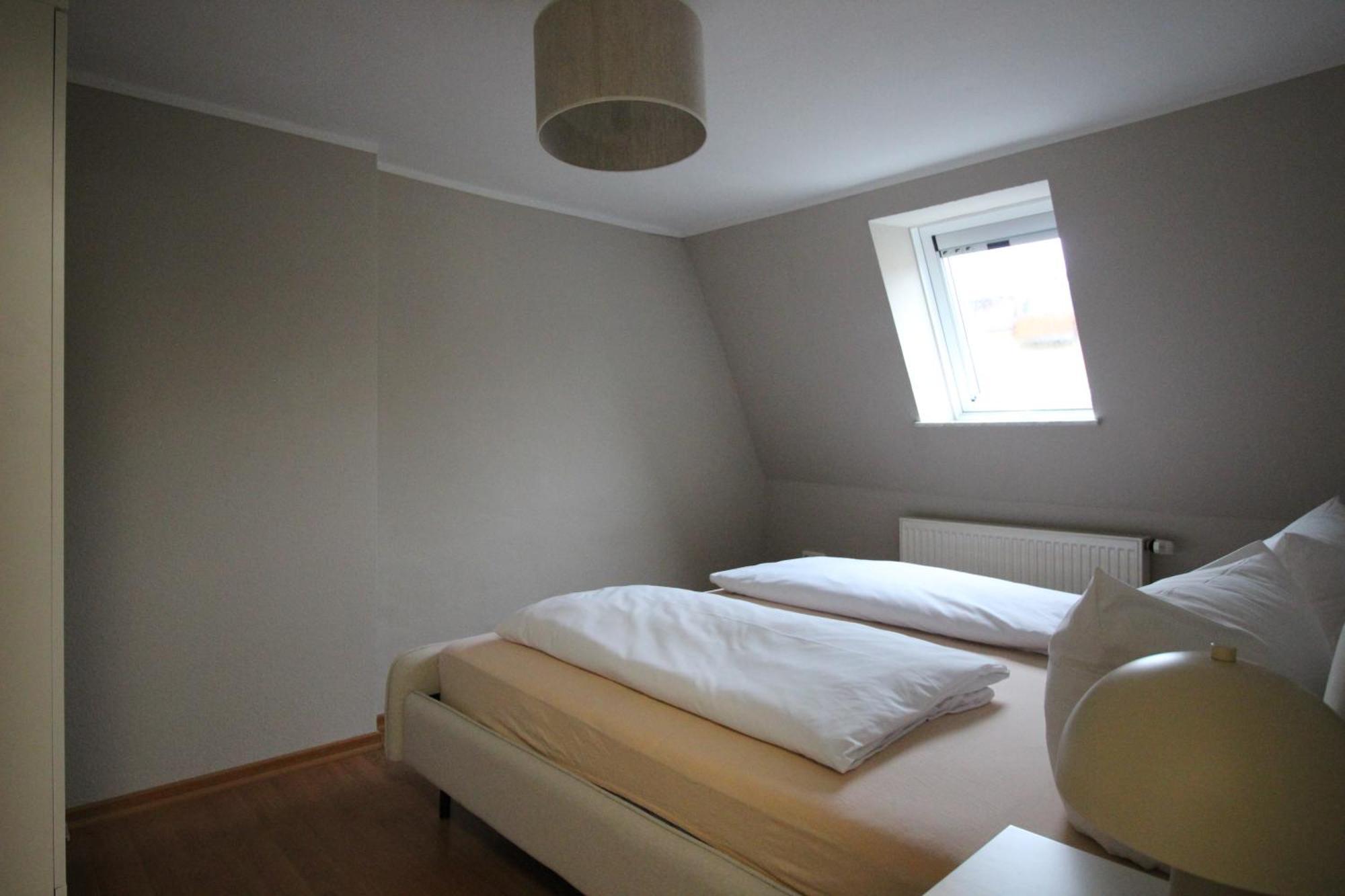 וירצבורג Homie Stay Schiestlstrasse - Moderne Dachgeschosswohnung Mit 2 Schlafzimmern מראה חיצוני תמונה